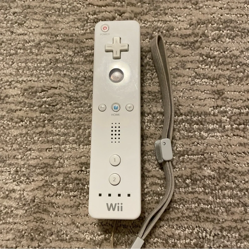 Official OEM Nintendo Wii Remote White Controller With Protective Cases Untested